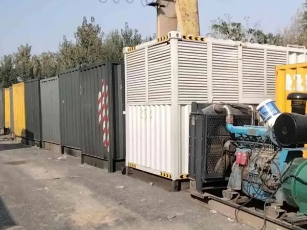 礼泉200KW柴油发电机机组每小时油耗是多少？